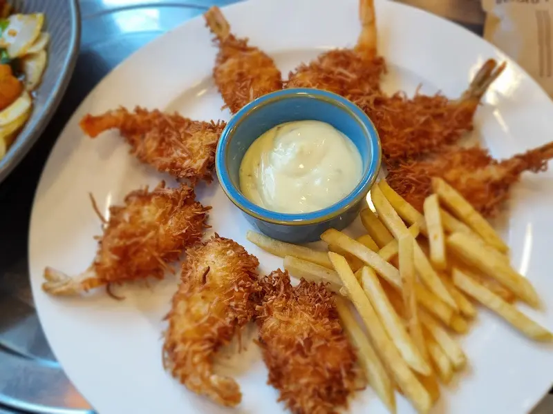 새우튀김과 감자튀김