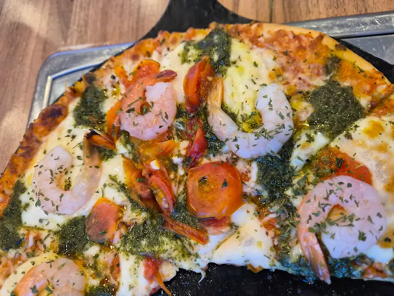 새우 피자 근접샷