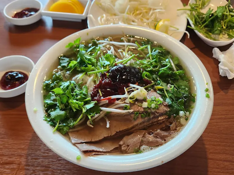 고수를 듬뿍 넣은 쌀국수