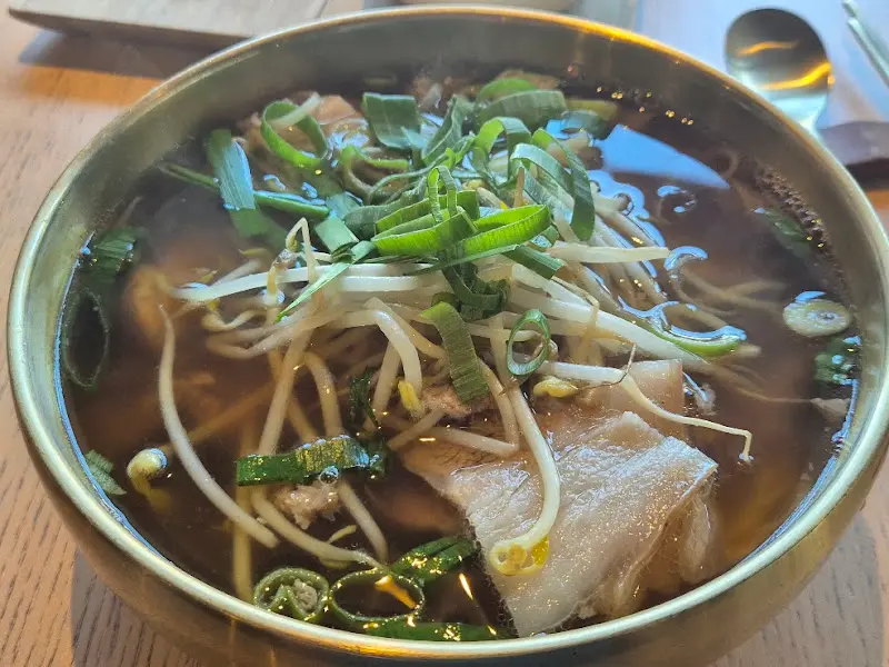 돼지곰탕 근접샷