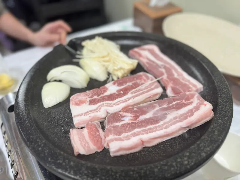 불판 위의 오겹살