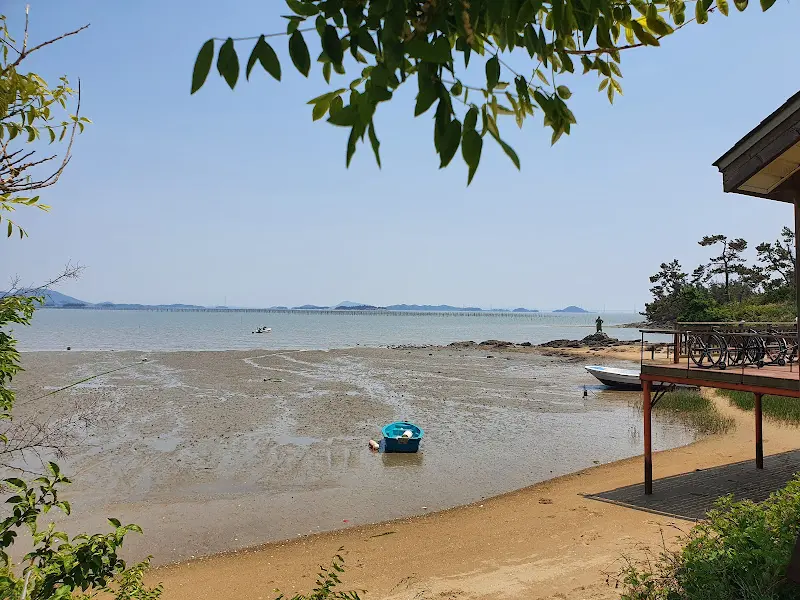 왕바위식당에서 바라본 탁 트인 바다 풍경