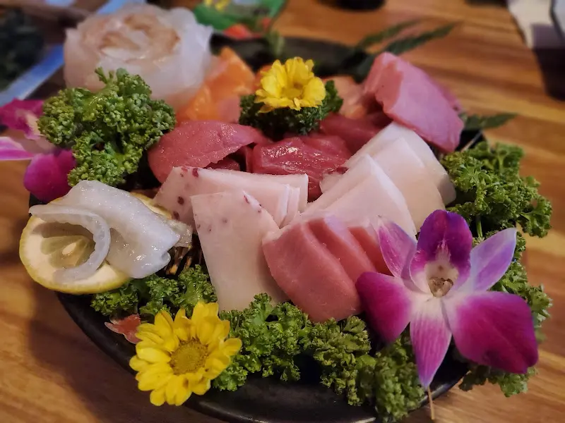 아름다운 플래이팅이 인상적인 모듬회