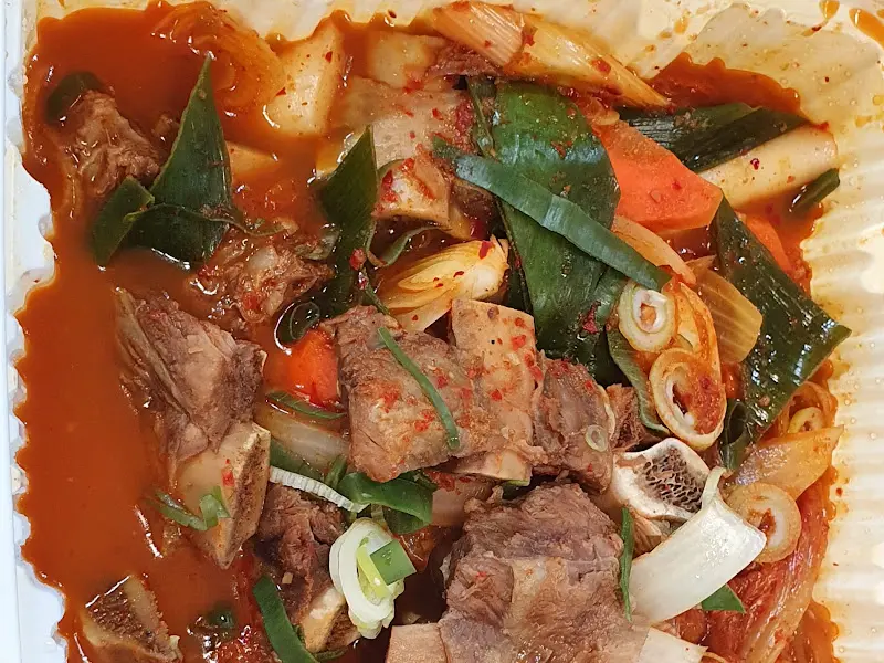 매콤한 묵은지 갈비찜