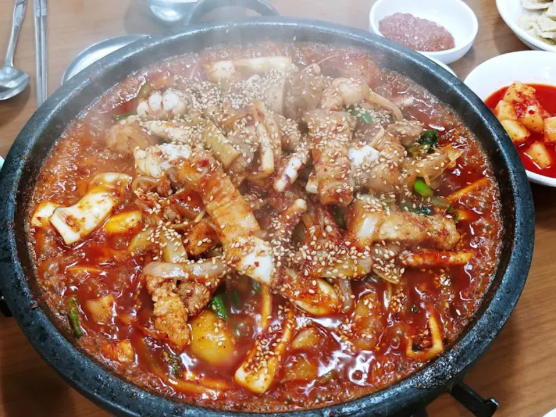 돌판 가득한 오삼불고기