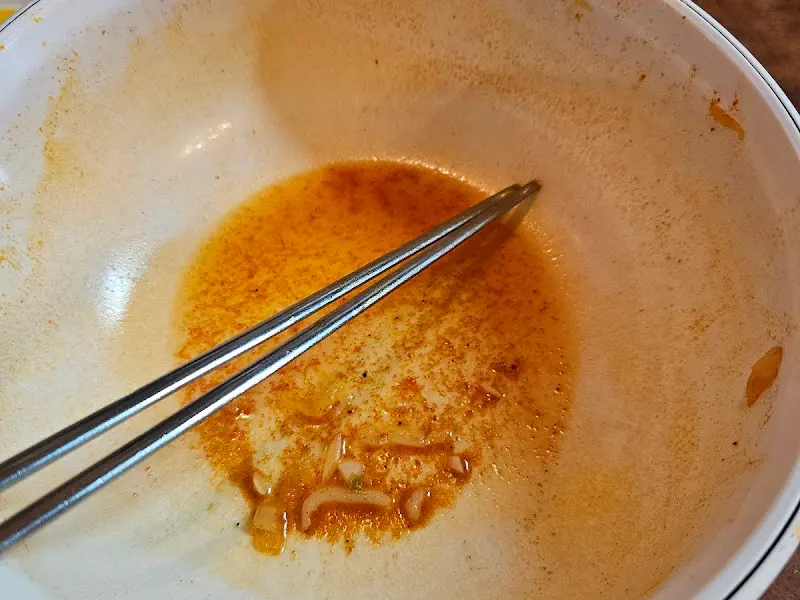 깨끗하게 비운 짬뽕 그릇