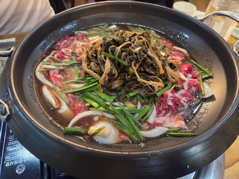 차돌박이 시래기 불고기의 모습