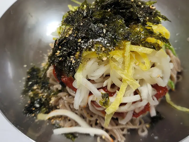 막국수 비빔