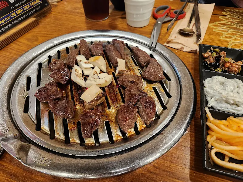 불판 위 떡갈비