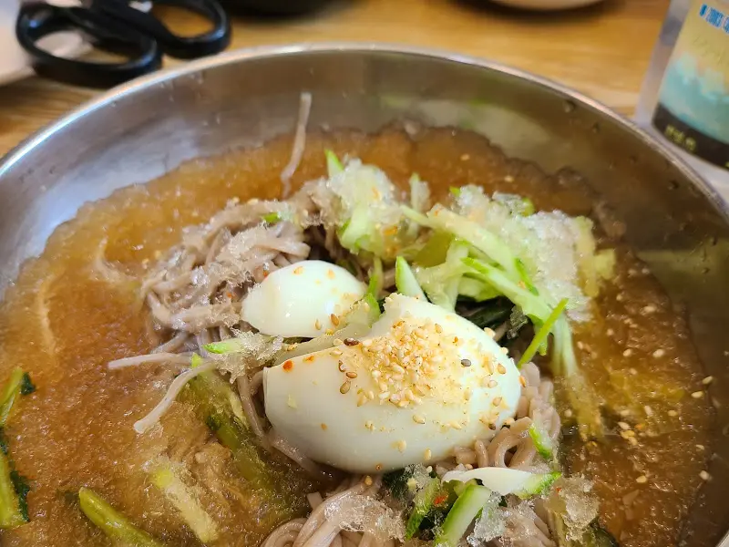 메밀막국수 확대샷
