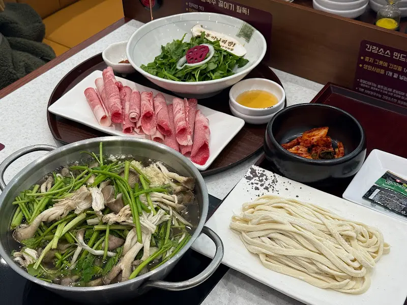 장원갑칼국수 한 상 차림