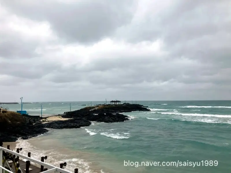 델문도에서 바라본 함덕 해변 풍경