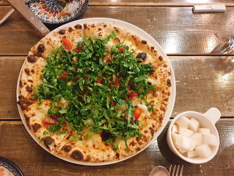 피자의 전체적인 모습