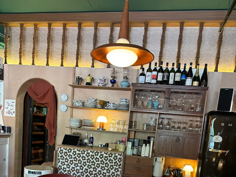 굿플레잇 내부 장식