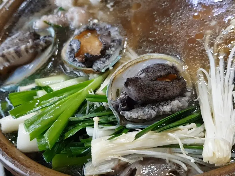 해천탕 속 싱싱한 해산물