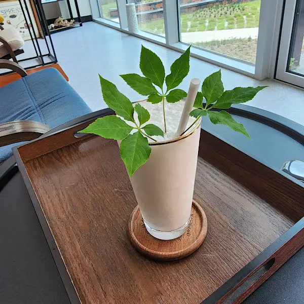 독특한 장식의 음료