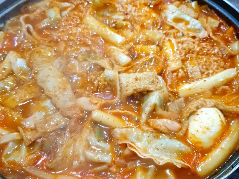 푸짐한 떡볶이 한상