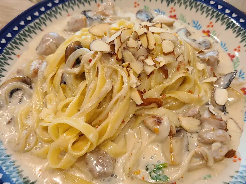 크림 파스타의 클로즈업 샷