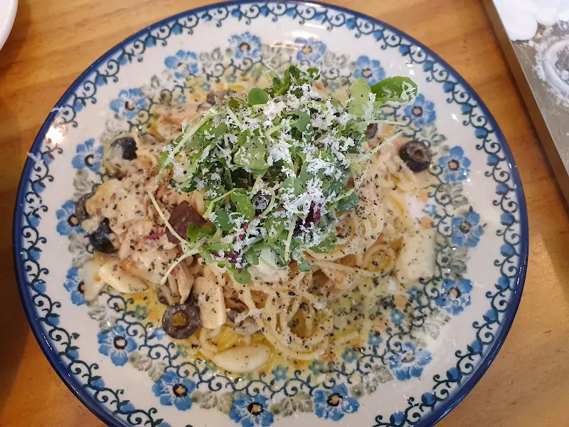 튜나 오일 파스타의 독특한 비주얼