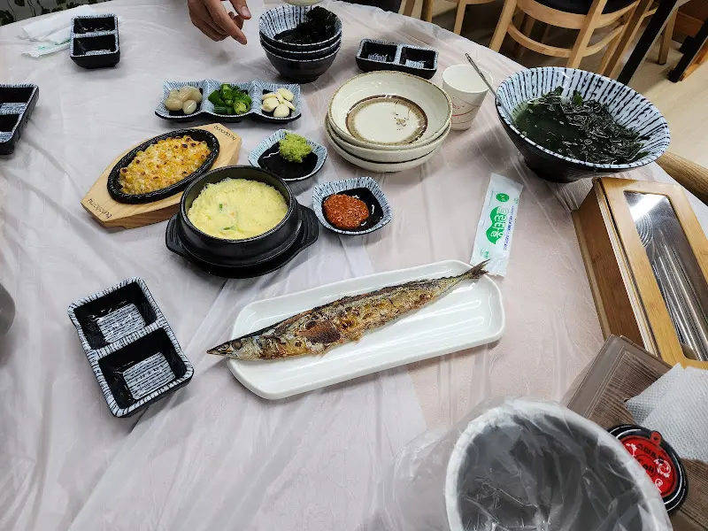 다채로운 해산물 한 상 차림