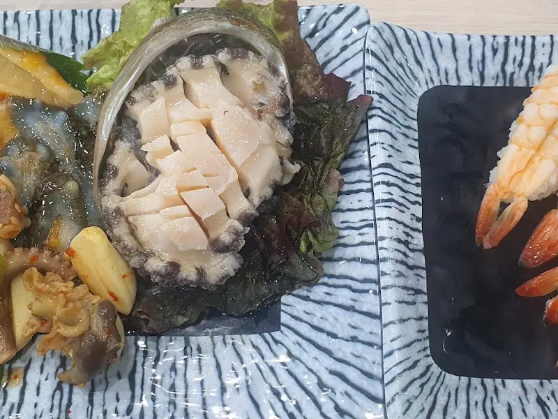 맛깔스러운 곁들임 반찬