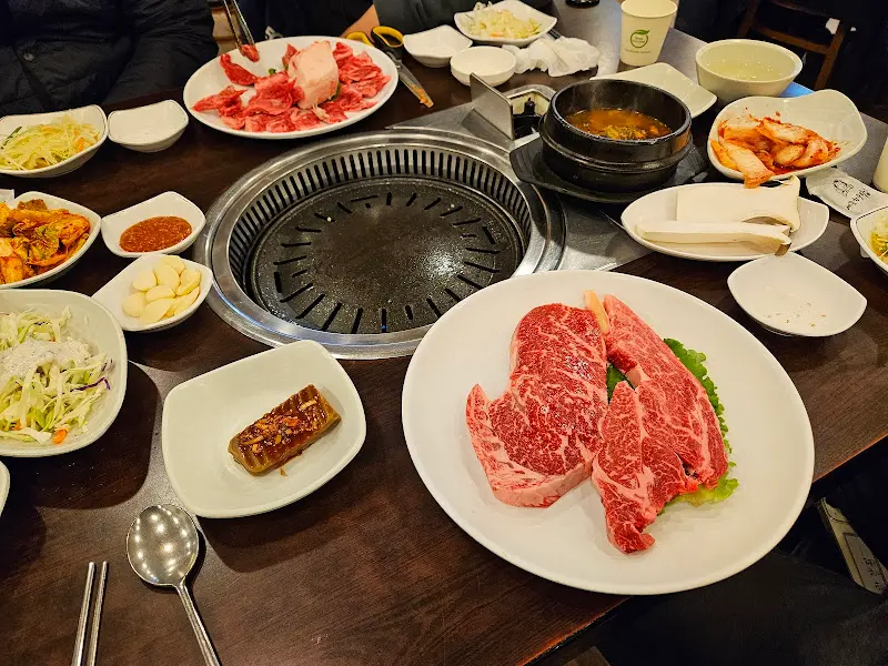 푸짐하게 차려진 세종한우의 한 상 차림