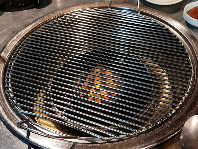 연탄불에 구워지는 고기