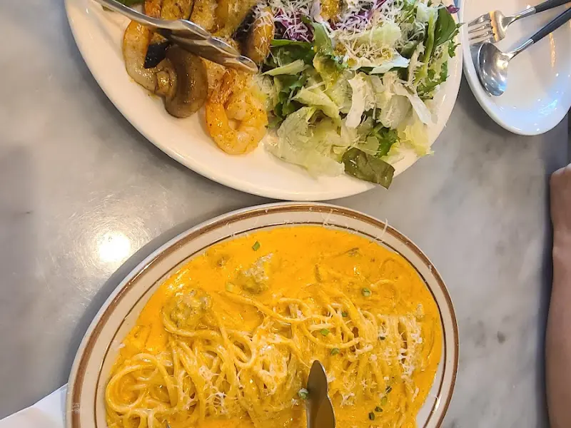 다양한 메뉴가 돋보이는 한 상 차림