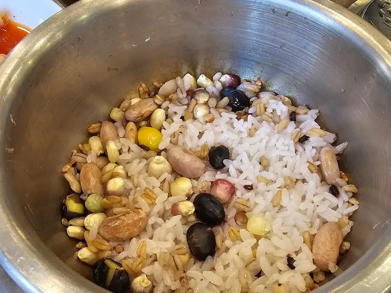 연산해장국의 솥밥