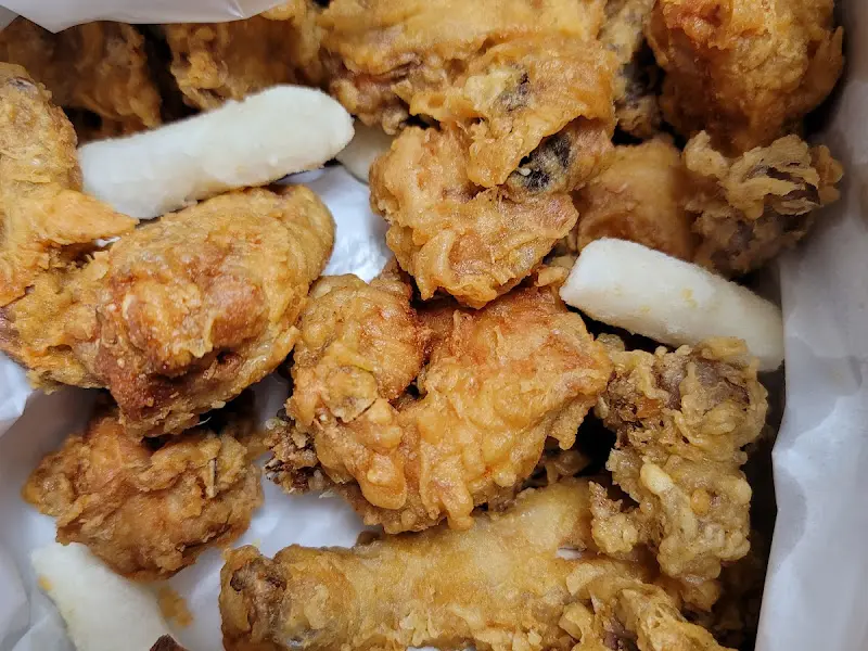 겉바속촉 후라이드 치킨