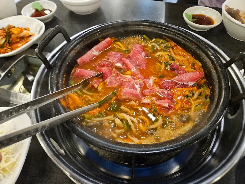 보글보글 끓는 샤브샤브