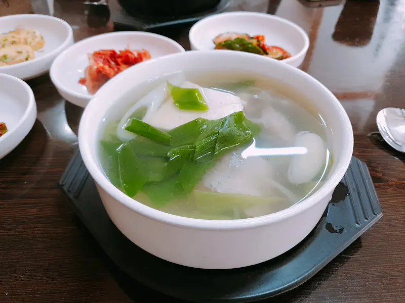 맑은 동태지리의 모습