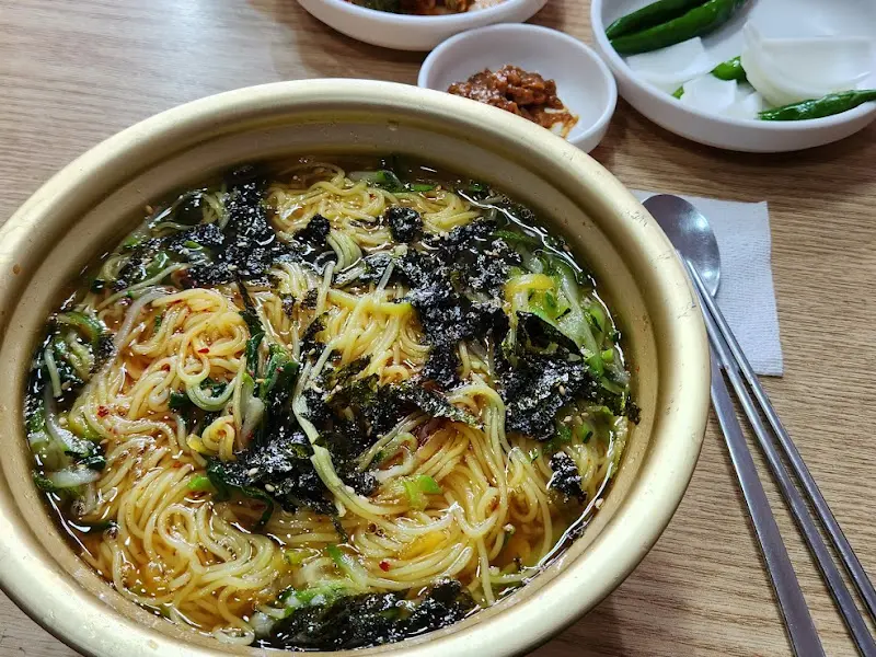 푸짐한 잔치국수