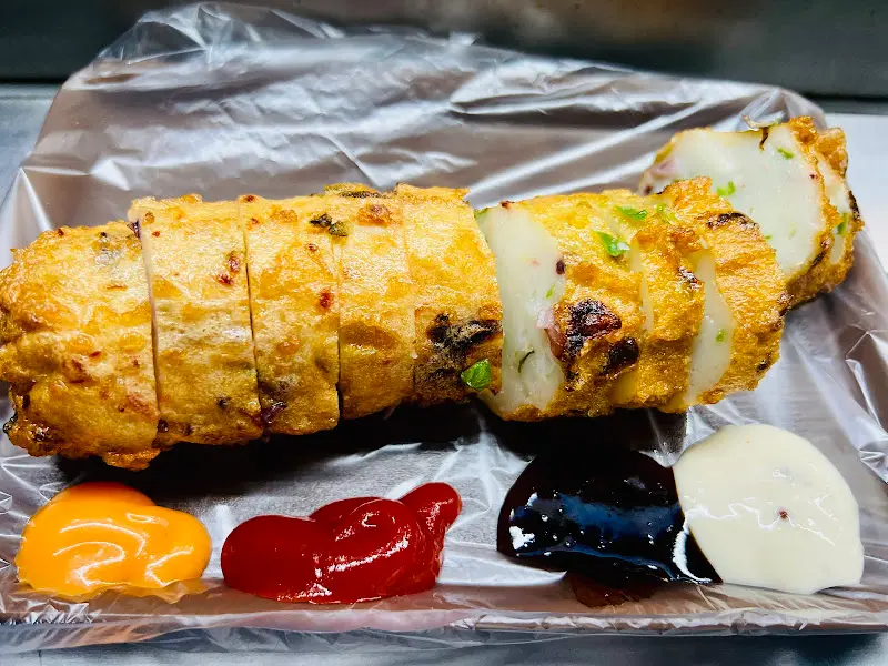 다양한 소스와 함께 제공되는 핫바