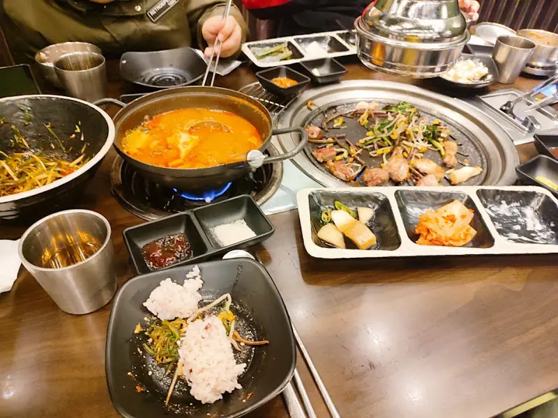 잘 구워진 고기