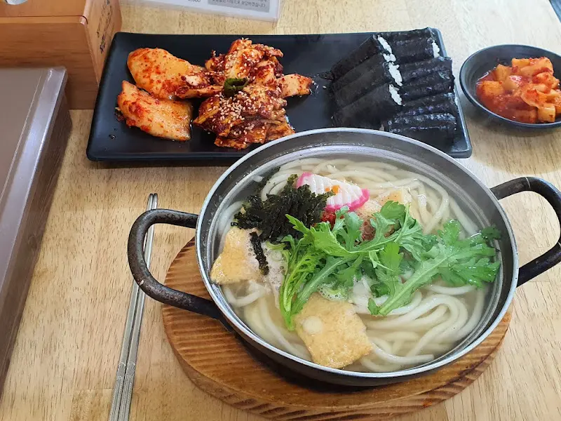 충무김밥, 쫄우동, 깍두기