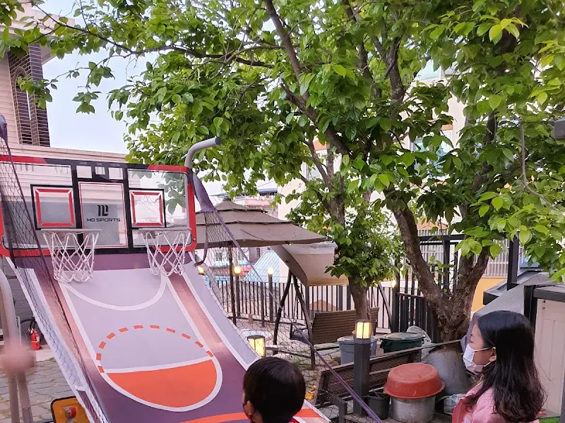 아이들이 뛰어놀기 좋은 마당