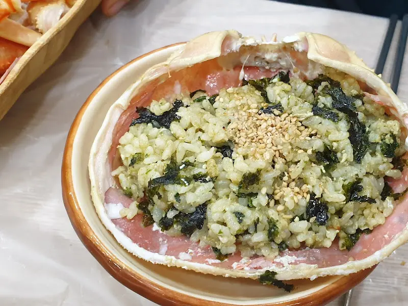 고소한 풍미가 일품인 게딱지 볶음밥