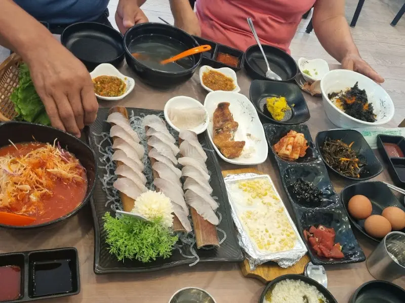 어부횟집 회정식 상차림