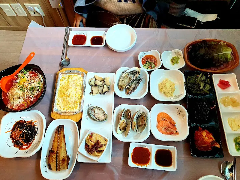 어부횟집 전체 상차림