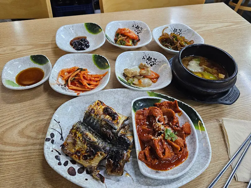 여수식당 한 상 차림
