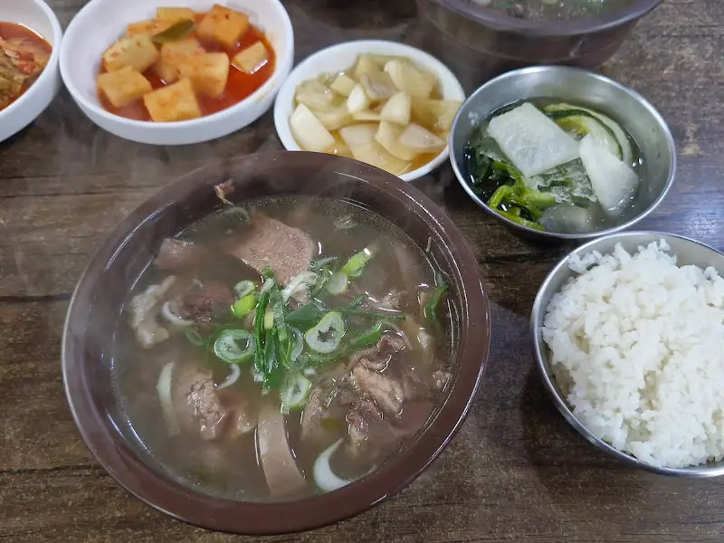 소머리국밥 한 상 차림