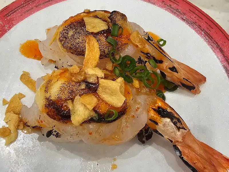 화려한 비주얼의 새우 초밥