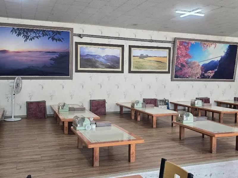 식당 내부 풍경