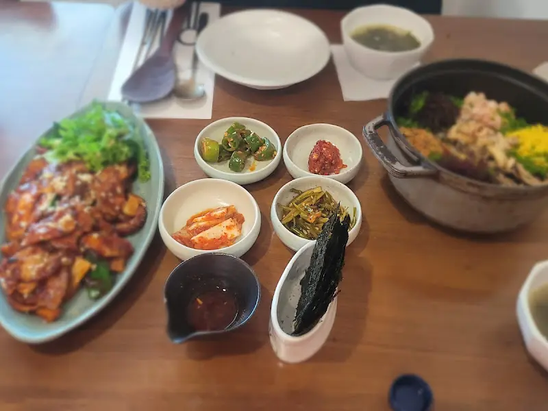 남해돌문어 삼겹구이와 밑반찬