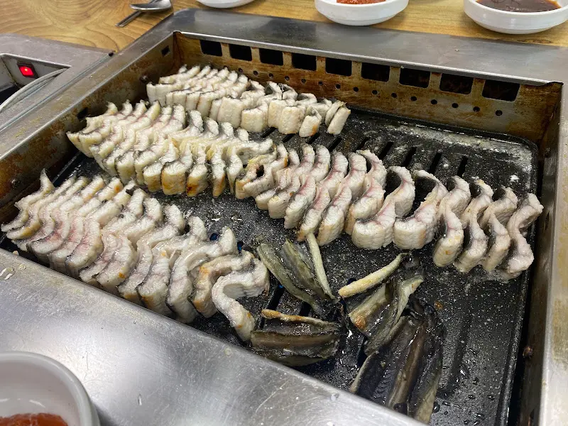 장어 굽는 모습