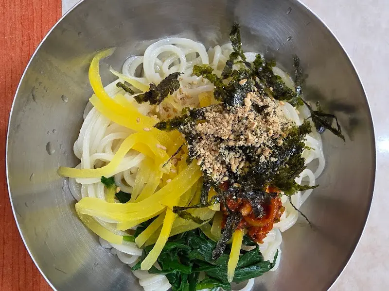 비빔국수처럼 즐기는 촌국수