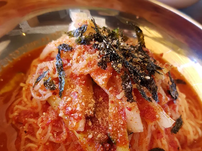 매콤한 비빔국수