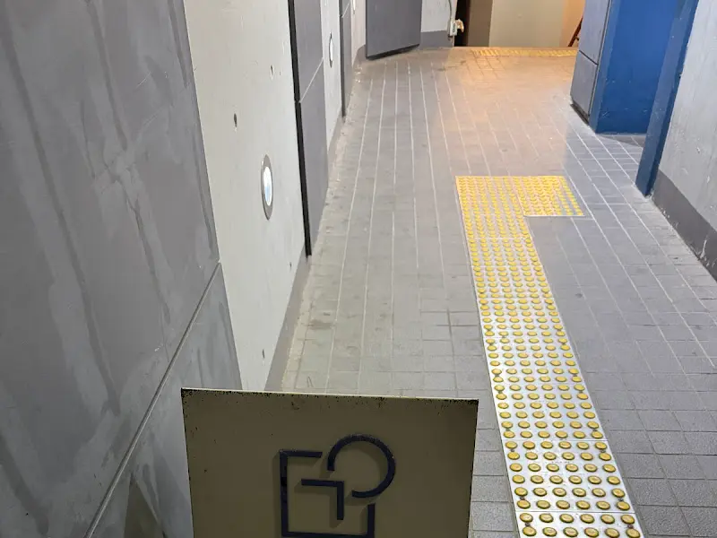 엘리베이터 입구