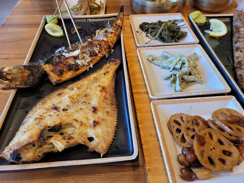 화덕에 구워져 나온 고등어구이